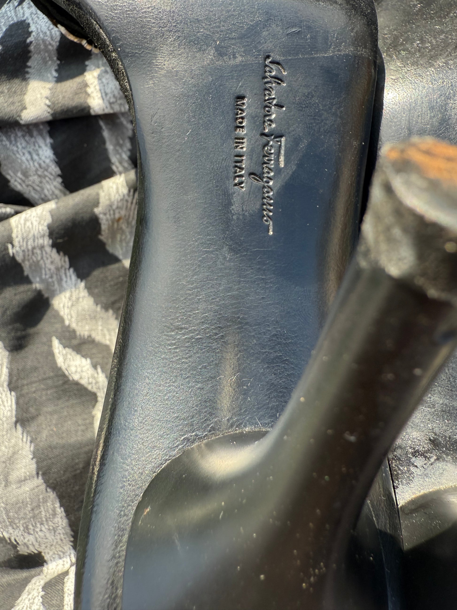 Sandali Salvatore Ferragamo anni 90 logo omega