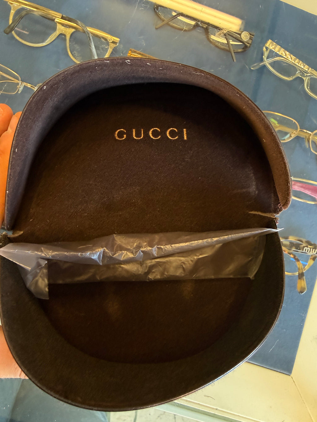 Occhiali da sole Gucci anni 2000 logo e tartarugato