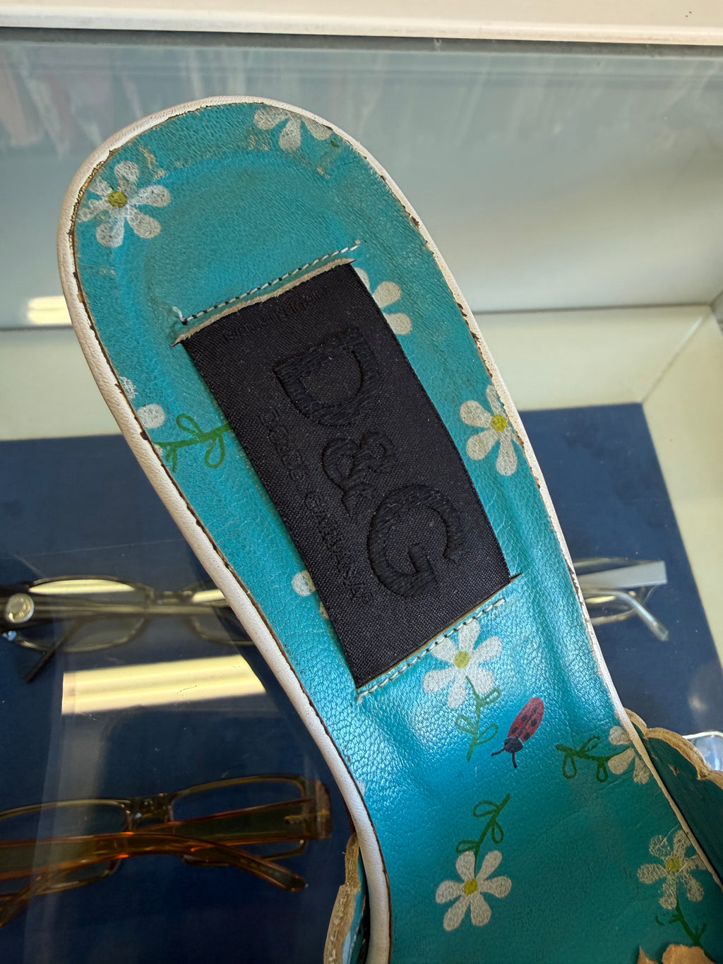 Sandali Dolce & Gabbana kitten heels pelle traforata 90s