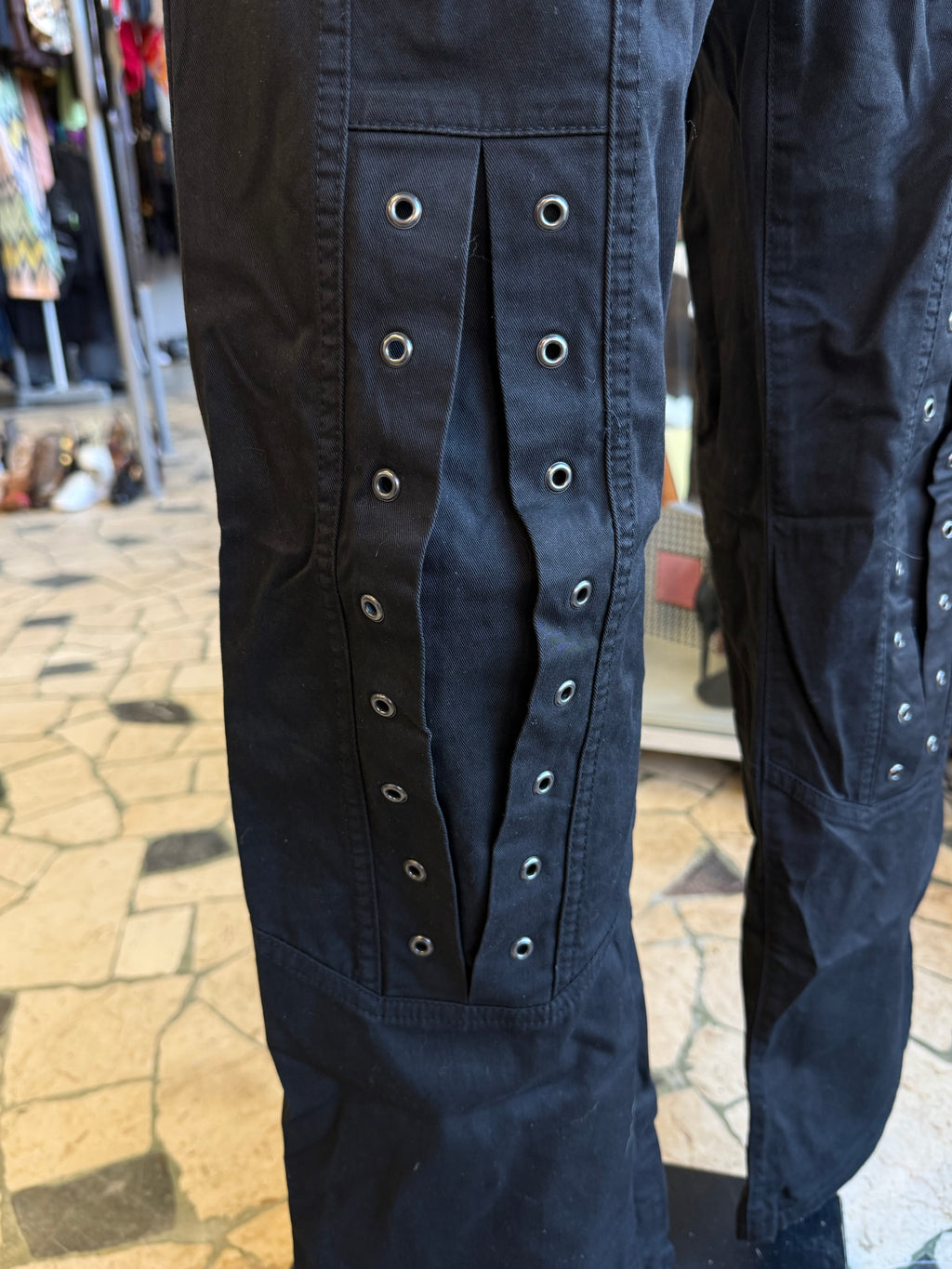 Pantalone Versace bondage gioiello anni 2000”