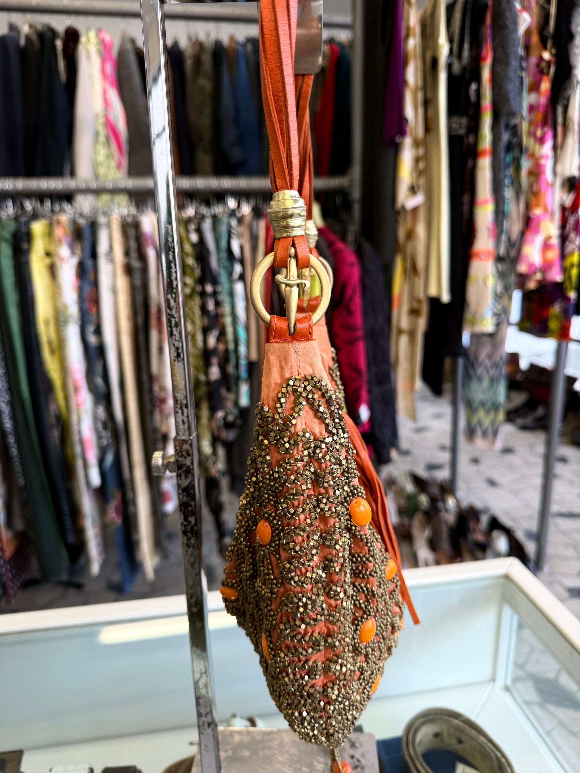 Borsa Cesare Paciotti seta e perline anni 90”