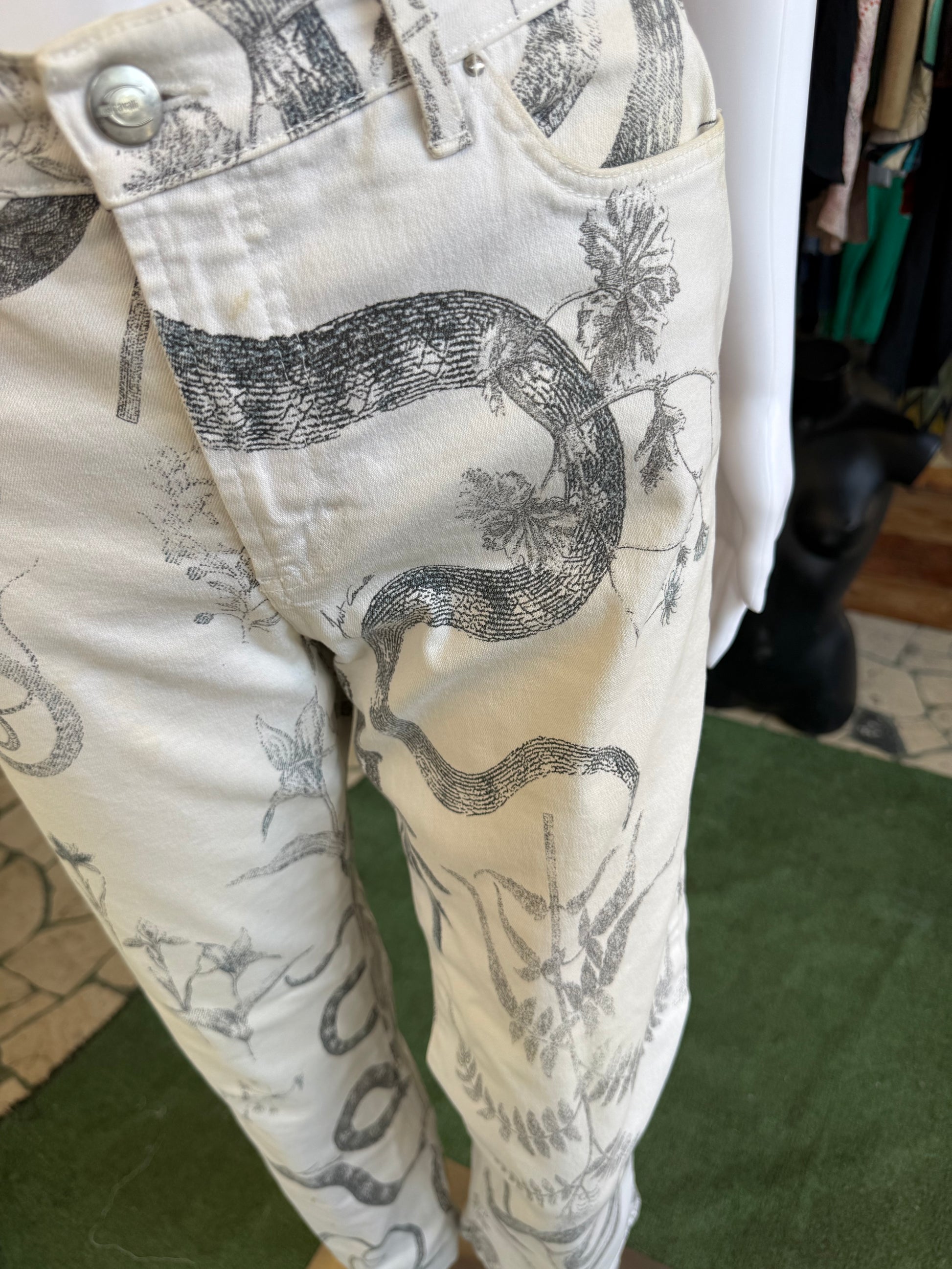 Jeans Roberto Cavalli serpente e foresta grigio, indossato anche Samantha Jones in Sex and the city