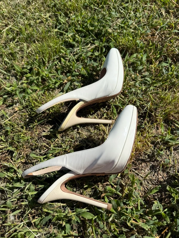 Sandali con tacco Prada Slingback vernice bianca