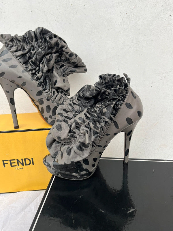 Décolleté stiletto Cesare Paciotti