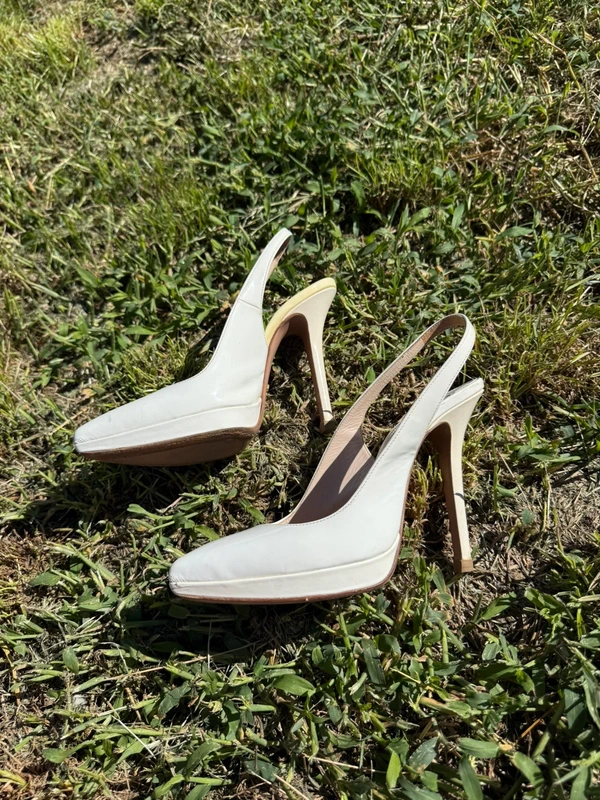 Sandali con tacco Prada Slingback vernice bianca