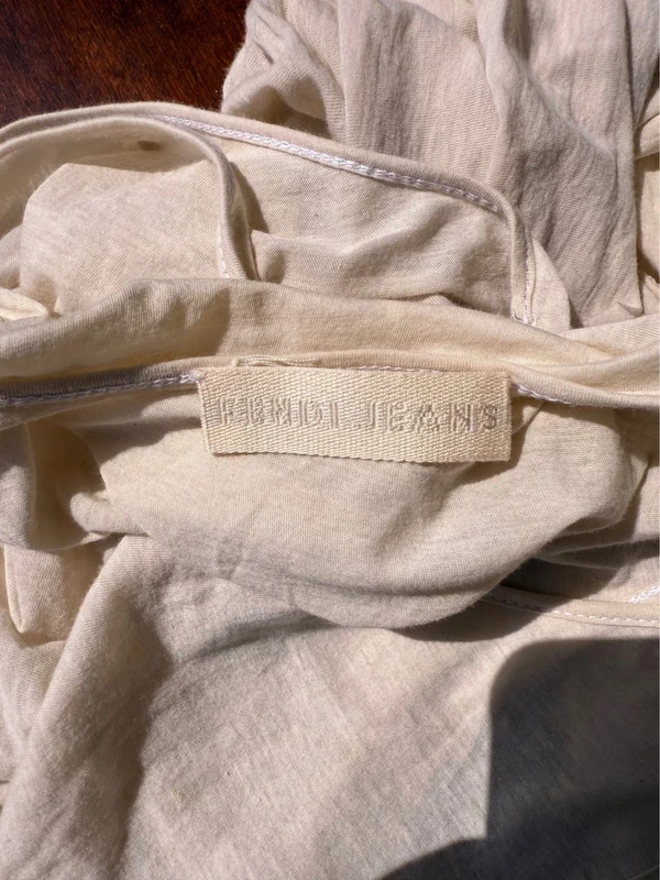 Top Fendi Jeans vintage 2000”