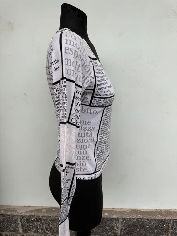 Top manica lunga Gianfranco Ferrè stampa giornale gazzetta