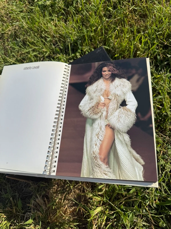 Lookbook fotogragico Roberto Cavalli FW1997