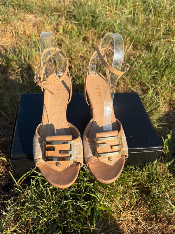 Sandali kitten heels Fendi “baguette”