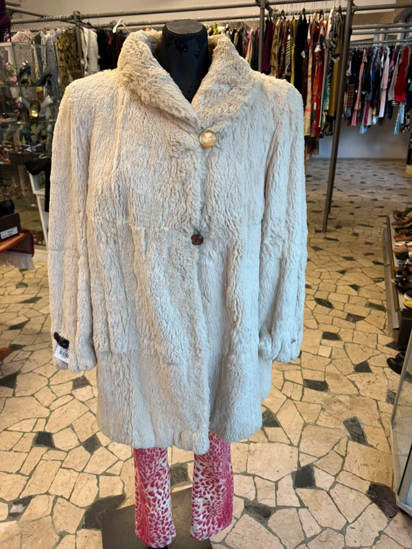 Cappotto bianco peloso coniglio