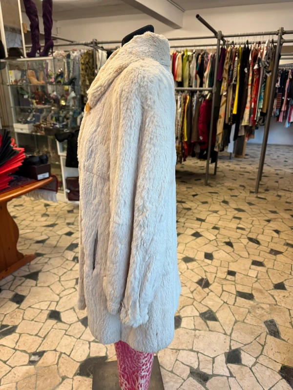 Cappotto bianco peloso coniglio