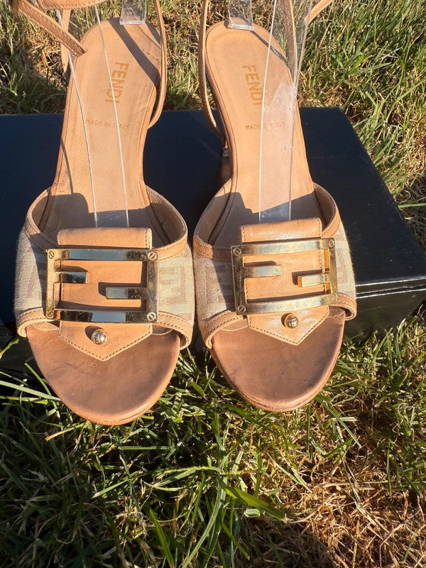 Sandali kitten heels Fendi “baguette”