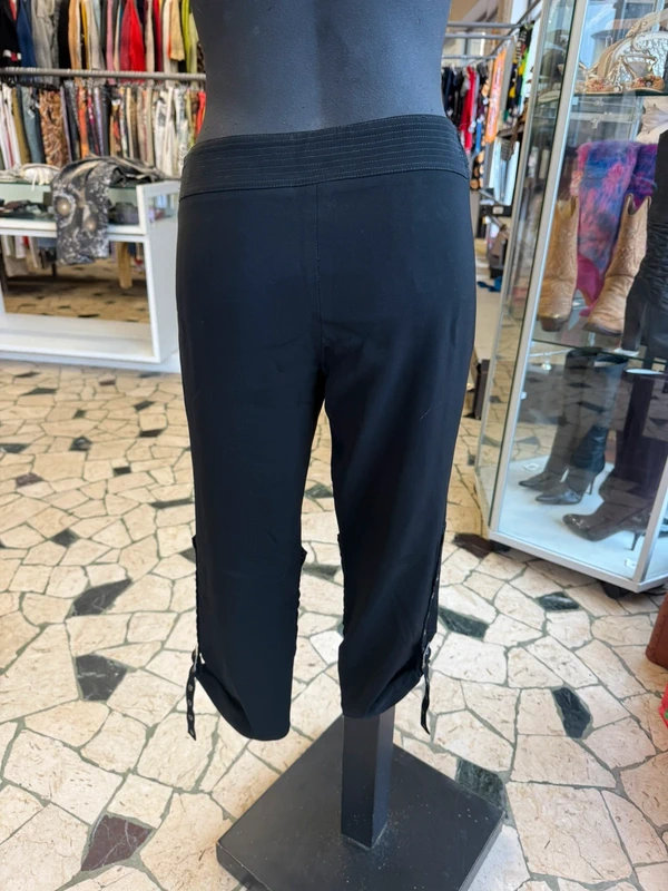 Pantalone Versace Capri stile bondage anni 2000
