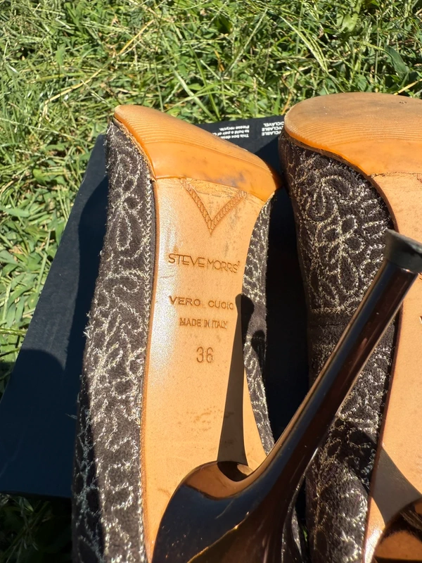Tacchi décolleté Steve Morris ricamati