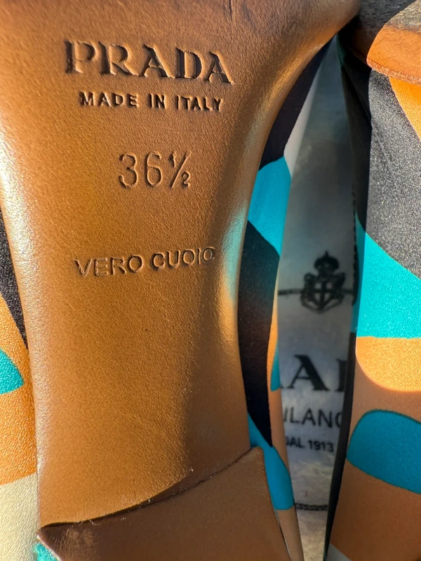 Tacchi décolleté Prada FW2003 seta Holiday & Brown