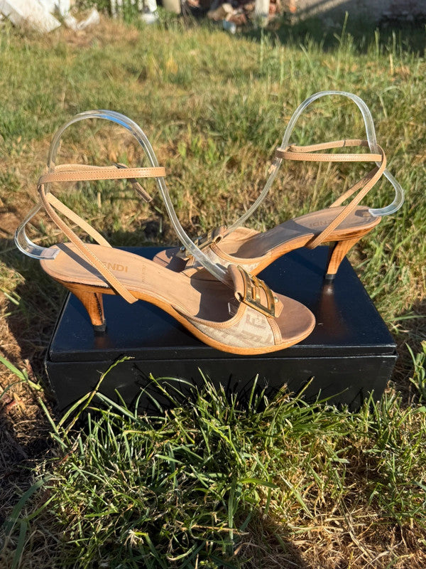Sandali kitten heels Fendi “baguette”