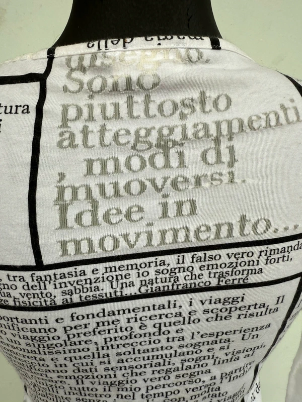 Top manica lunga Gianfranco Ferrè stampa giornale gazzetta