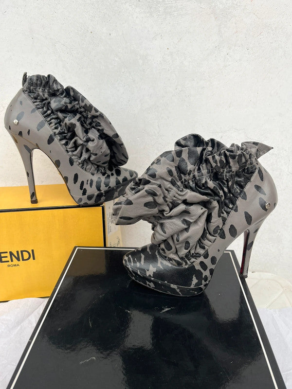 Décolleté stiletto Cesare Paciotti