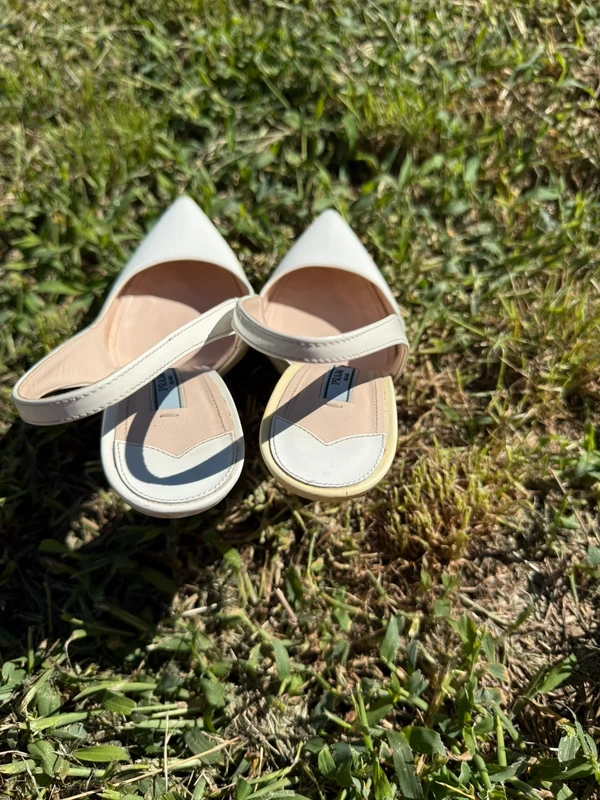 Sandali con tacco Prada Slingback vernice bianca