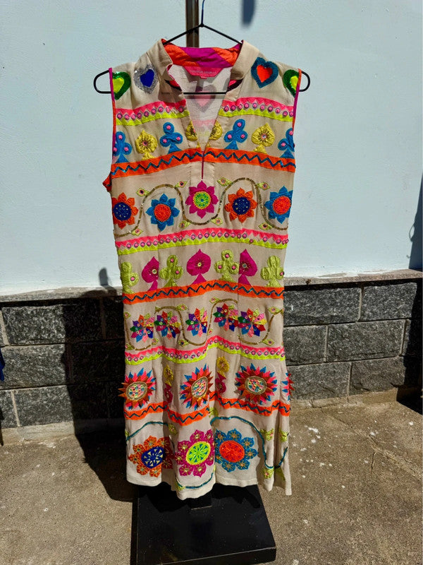 Abito Manish Arora in pailette e perline, realizzato a mano