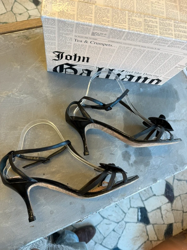 Sandali John Galliano cuore nero