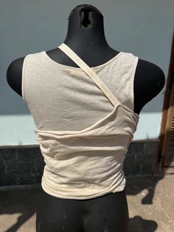 Top Fendi Jeans vintage 2000”