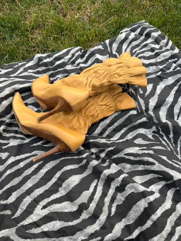 Stivali donna pelle nappa elasticizzata Pollini