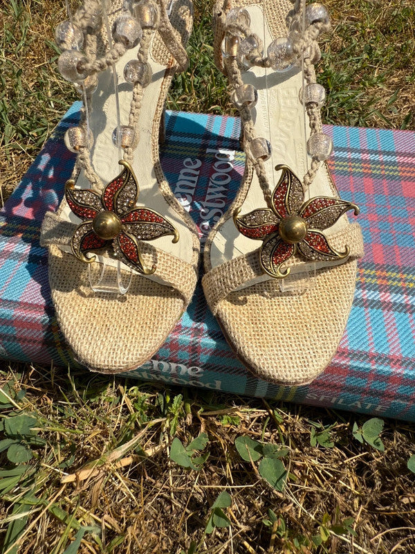 Sandalo gioiello fiore Salvatore Ferragamo