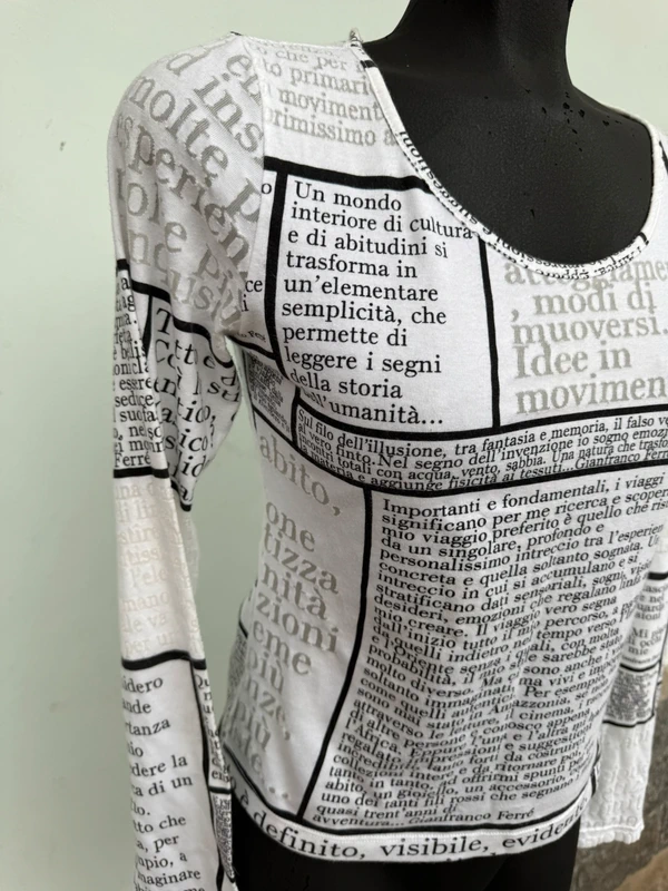 Top manica lunga Gianfranco Ferrè stampa giornale gazzetta