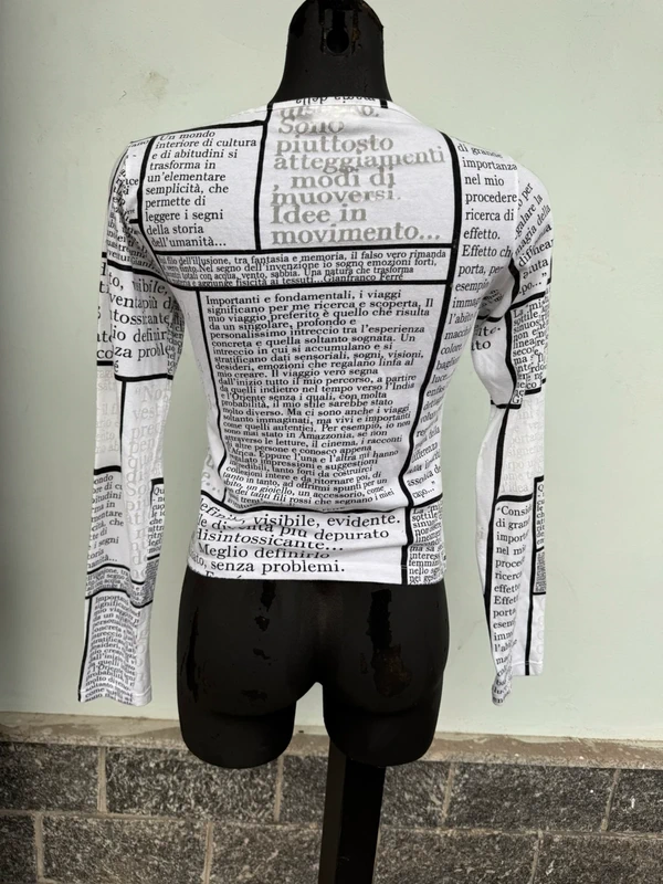 Top manica lunga Gianfranco Ferrè stampa giornale gazzetta